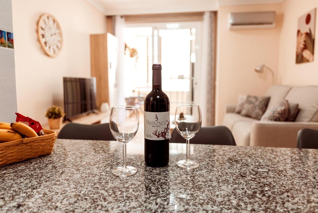 Apto Ache, Acogedor Apartamento De 66 M Con Terraza, Aire Acondicionado Y Parking Privado Gratuito Los Abrigos Bagian luar foto