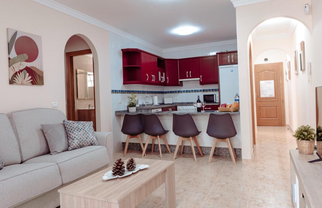 Apto Ache, Acogedor Apartamento De 66 M Con Terraza, Aire Acondicionado Y Parking Privado Gratuito Los Abrigos Bagian luar foto