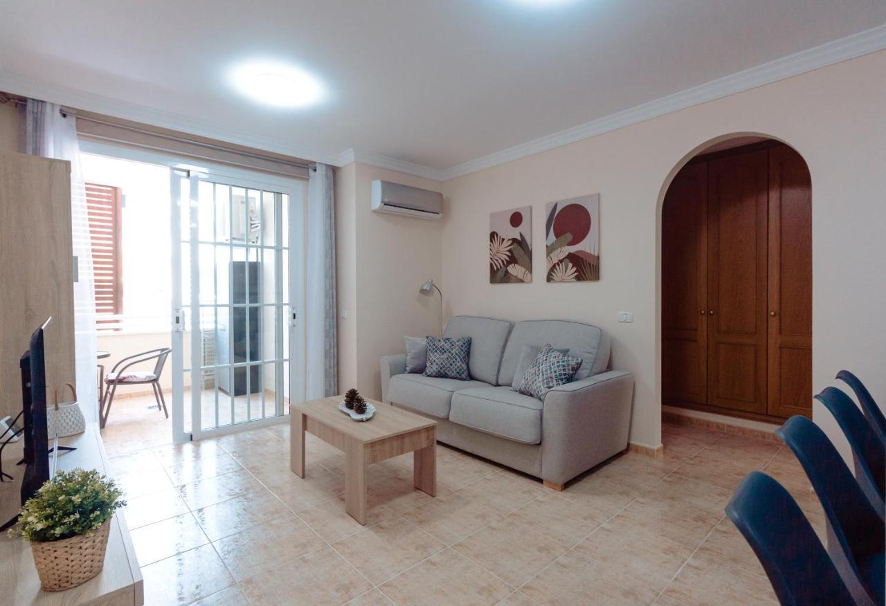 Apto Ache, Acogedor Apartamento De 66 M Con Terraza, Aire Acondicionado Y Parking Privado Gratuito Los Abrigos Bagian luar foto