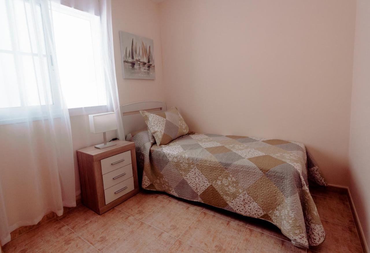 Apto Ache, Acogedor Apartamento De 66 M Con Terraza, Aire Acondicionado Y Parking Privado Gratuito Los Abrigos Bagian luar foto