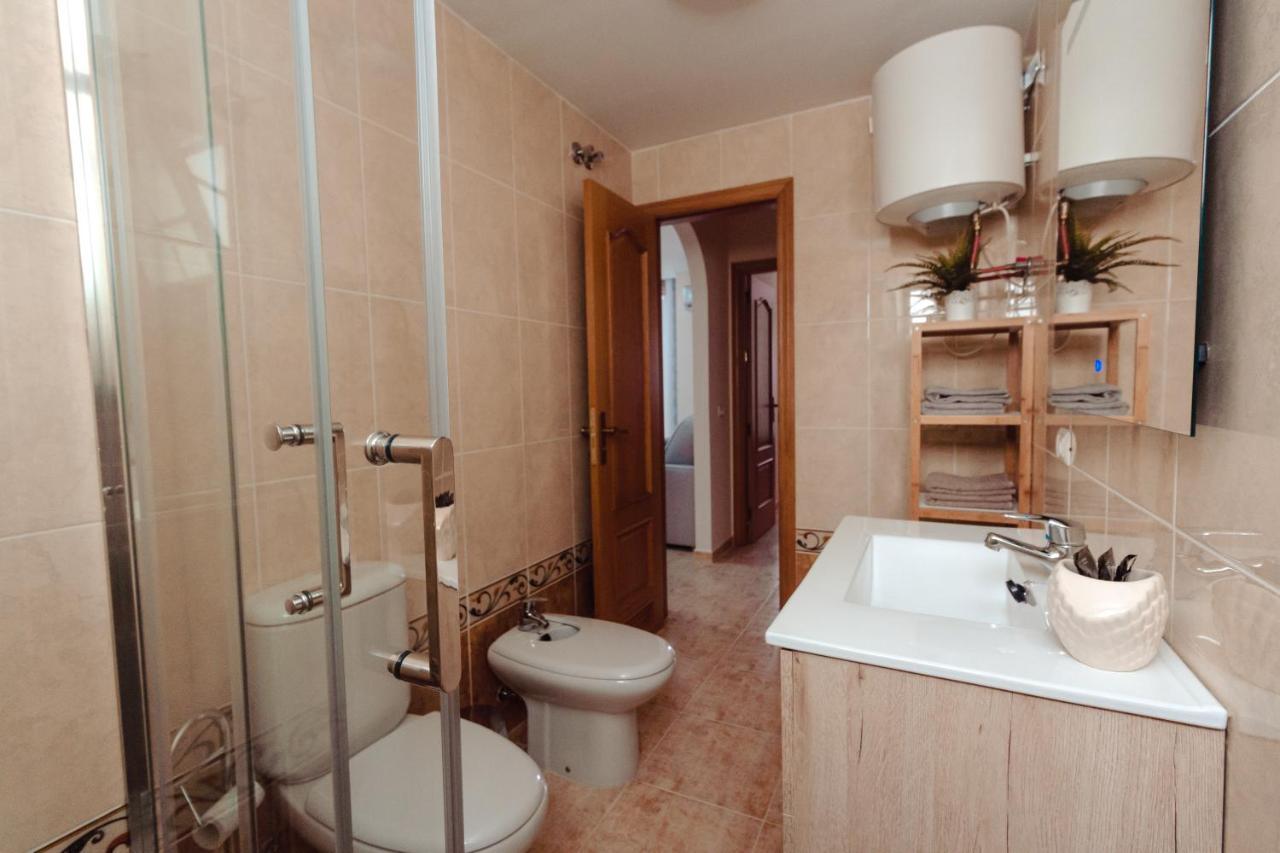 Apto Ache, Acogedor Apartamento De 66 M Con Terraza, Aire Acondicionado Y Parking Privado Gratuito Los Abrigos Bagian luar foto